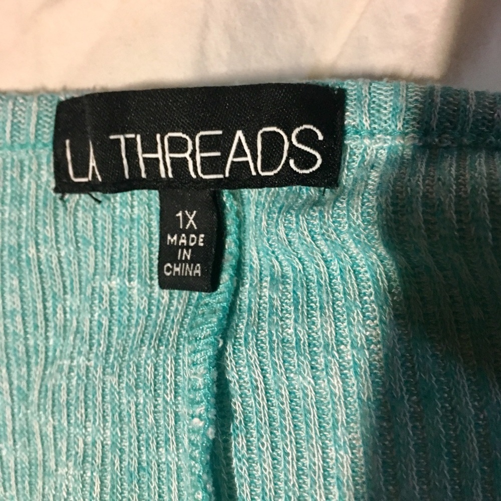 💥LA Threads tee💥 - Picture 4 of 7